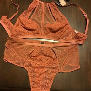 Vs bra and panty set, bra small, panty medium